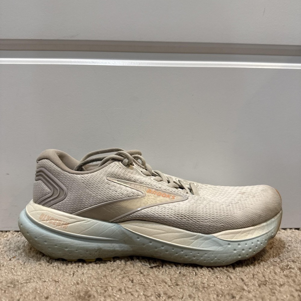Brooks Shoes Womens Size 8D Beige Mesh Running Sneakers Athletic 1204081D195